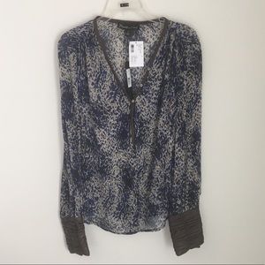 Elizabeth’s and James Top